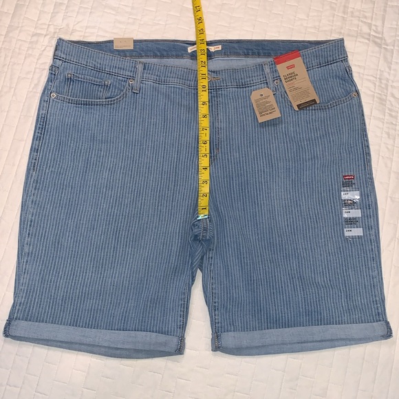NWT Levi’s Classic Bermuda Denim Shorts, Cuffed Hem, Pin Stripes, Size 24W - Picture 12 of 15